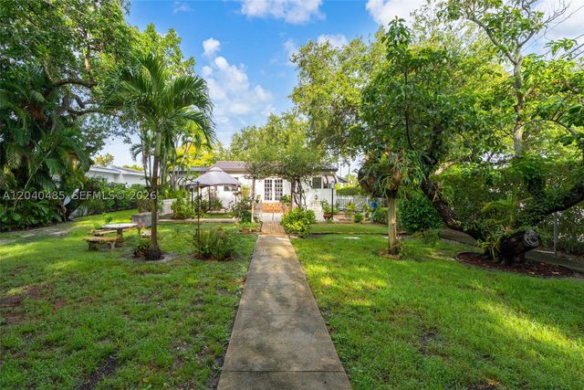 21 SW 59th Ave, Miami, FL 33144