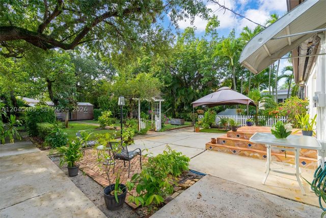 21 SW 59th Ave, Miami, FL 33144