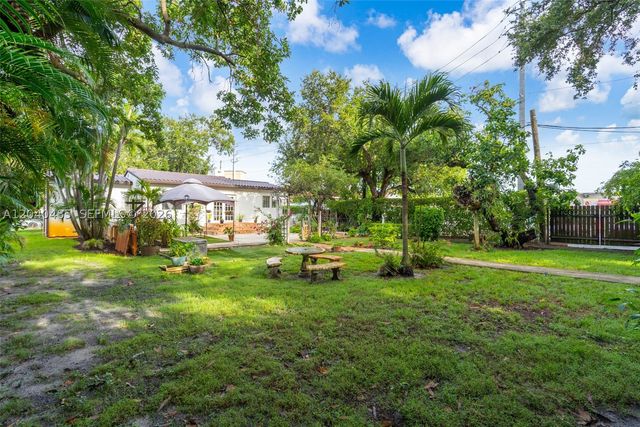 21 SW 59th Ave, Miami, FL 33144