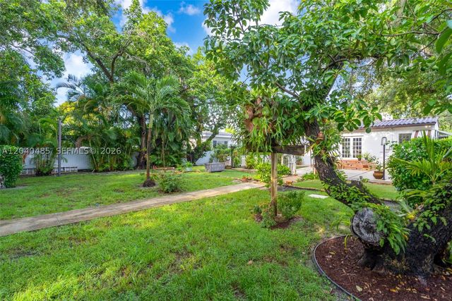 21 SW 59th Ave, Miami, FL 33144
