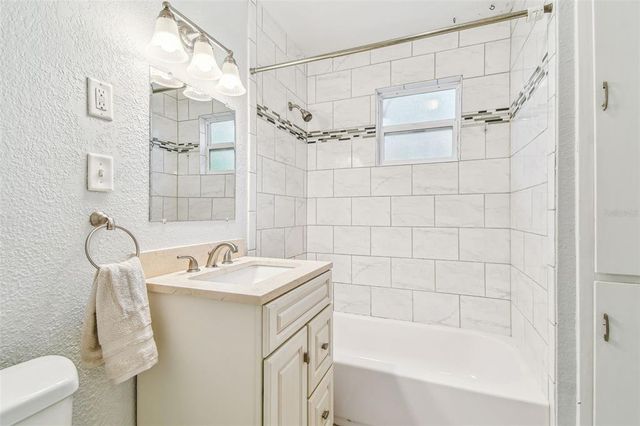 1678 27TH AVENUE N, St Petersburg, FL 33713