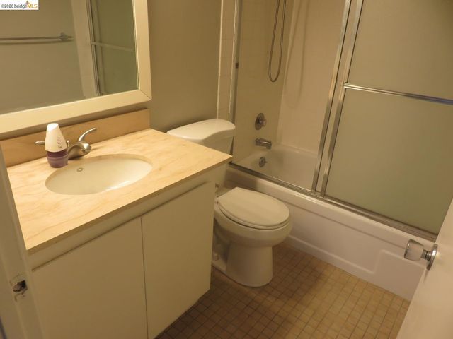 551 Jean St 410, Oakland, CA 94610