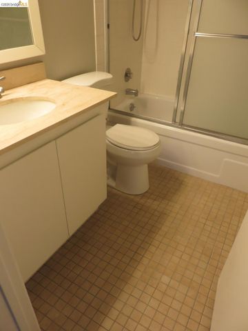 551 Jean St 410, Oakland, CA 94610
