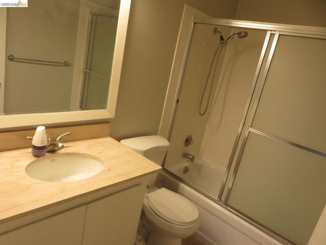 551 Jean St 410, Oakland, CA 94610