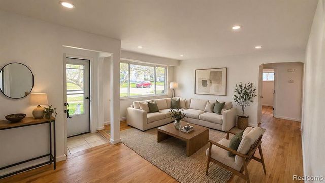 29455 Rosslyn Avenue, Garden City, MI 48135