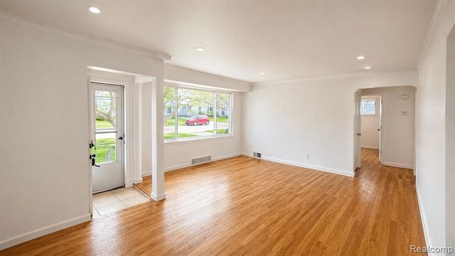 29455 Rosslyn Avenue, Garden City, MI 48135