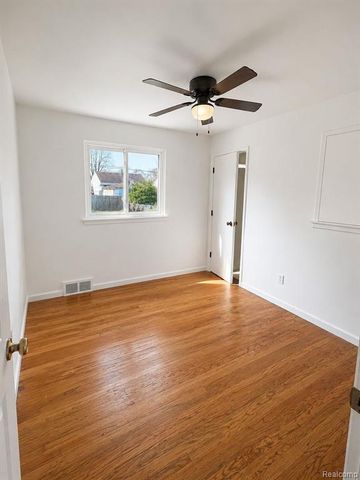 29455 Rosslyn Avenue, Garden City, MI 48135