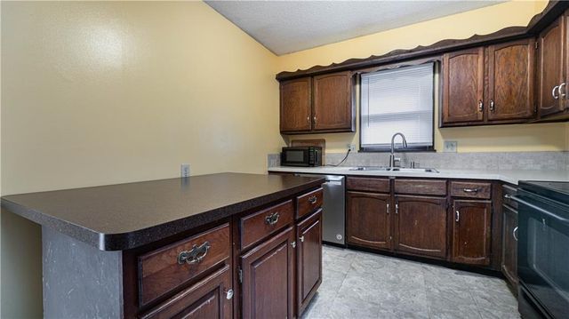 16600 E 29th Terrace S, Independence, MO 64055