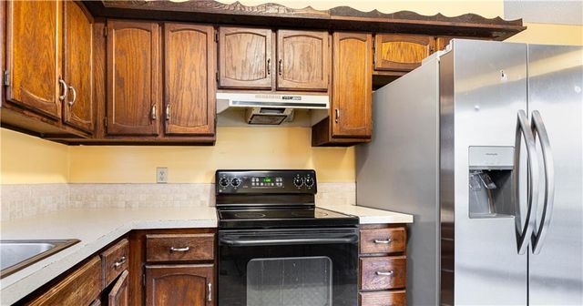 16600 E 29th Terrace S, Independence, MO 64055