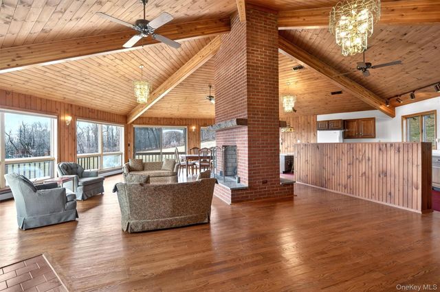 963 Mountain Road, Port Jervis, NY 12771