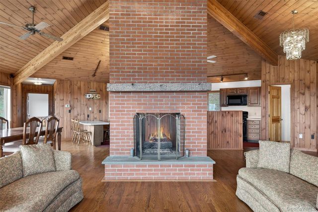 963 Mountain Road, Port Jervis, NY 12771