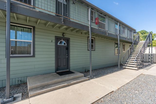 2567 S Rowell Avenue, Fresno, CA 93725
