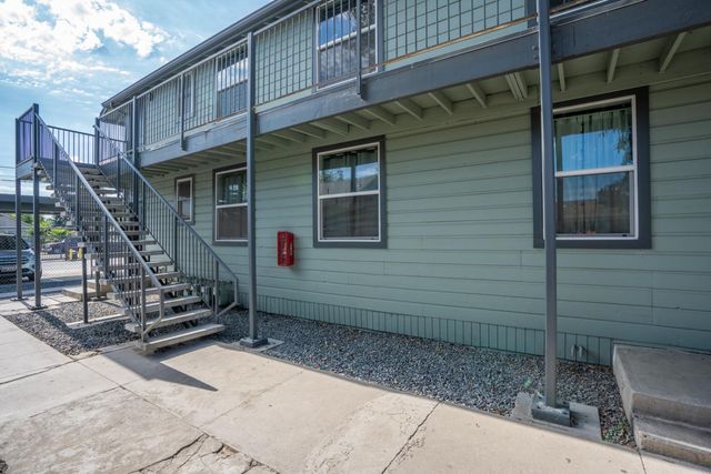 2567 S Rowell Avenue, Fresno, CA 93725