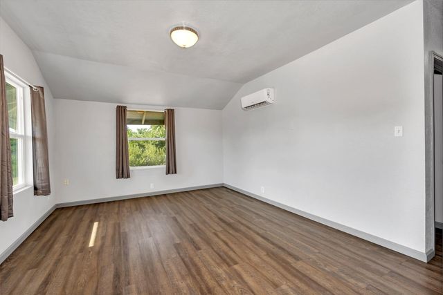 2567 S Rowell Avenue, Fresno, CA 93725