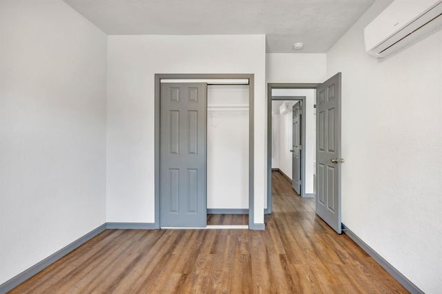 2567 S Rowell Avenue, Fresno, CA 93725