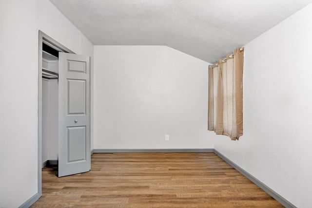 2567 S Rowell Avenue, Fresno, CA 93725