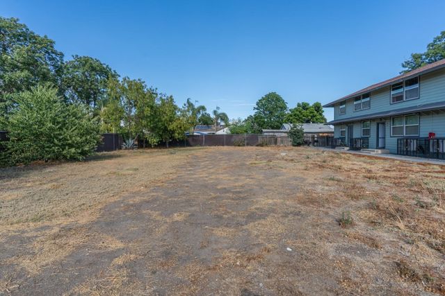 2567 S Rowell Avenue, Fresno, CA 93725