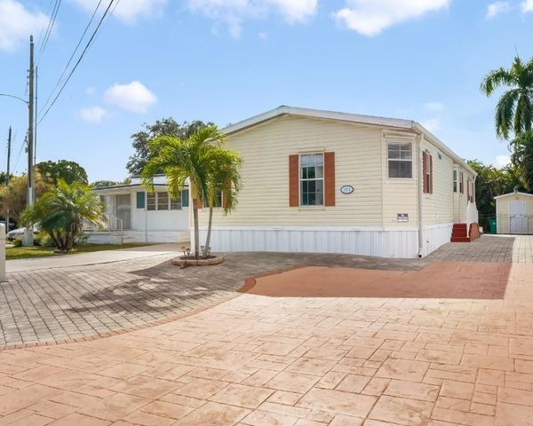 1911 SW 87th Terrace, Davie, FL 33324
