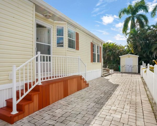 1911 SW 87th Terrace, Davie, FL 33324