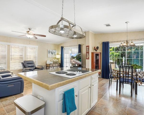 1911 SW 87th Terrace, Davie, FL 33324