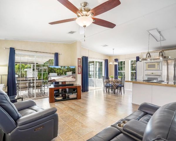 1911 SW 87th Terrace, Davie, FL 33324