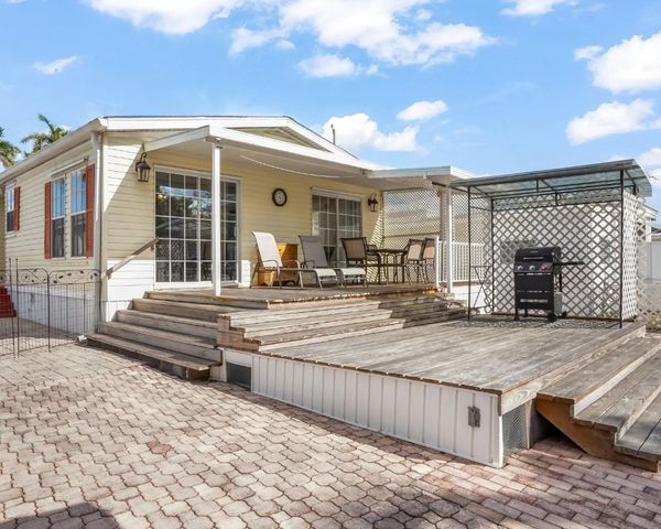 1911 SW 87th Terrace, Davie, FL 33324