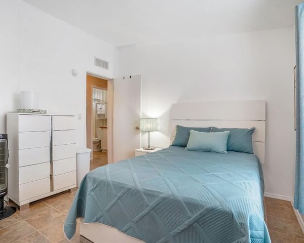 1911 SW 87th Terrace, Davie, FL 33324