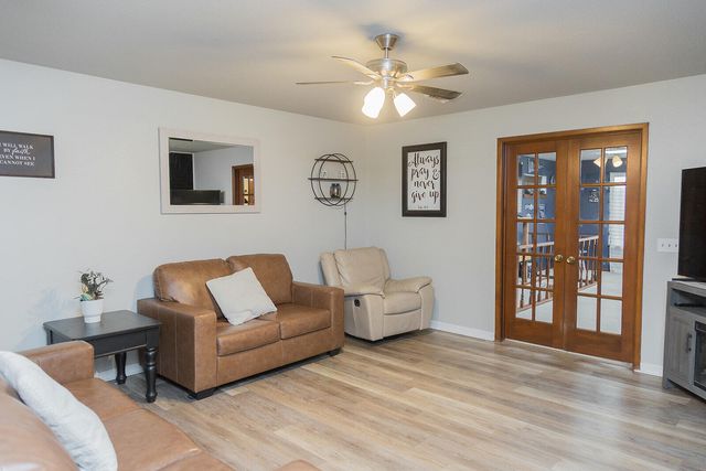 1311 Holiday Drive, Plainview, TX 79072