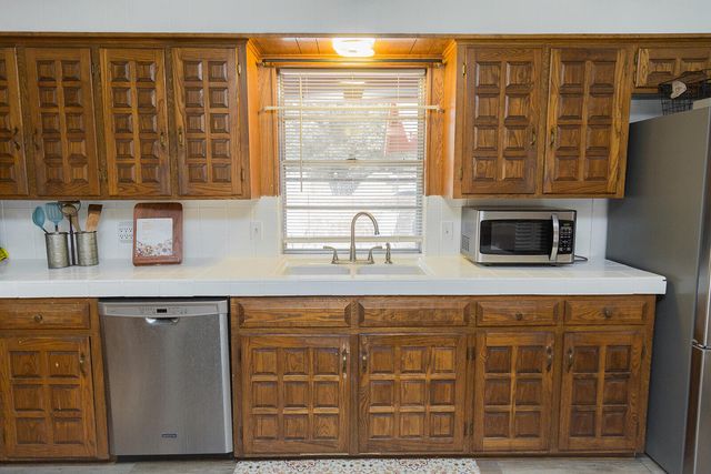 1311 Holiday Drive, Plainview, TX 79072