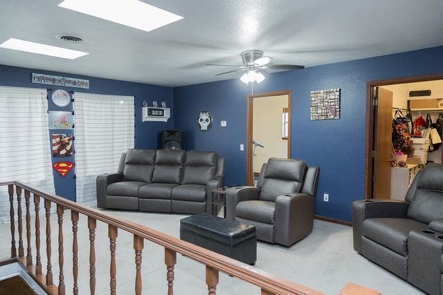 1311 Holiday Drive, Plainview, TX 79072