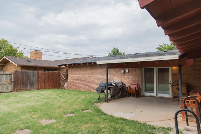 1311 Holiday Drive, Plainview, TX 79072
