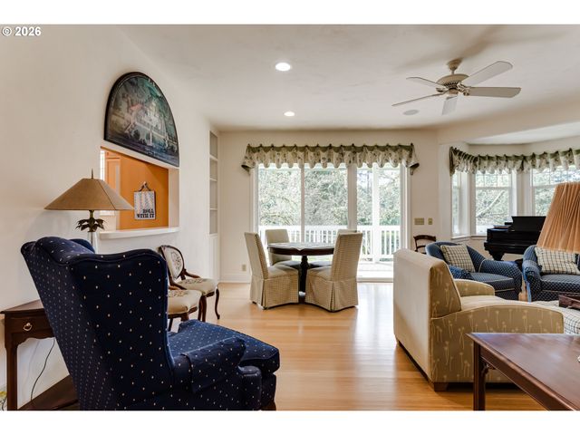 2015 E 43RD Ave, Eugene, OR 97405