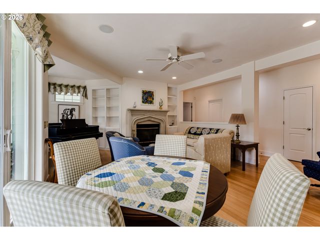 2015 E 43RD Ave, Eugene, OR 97405