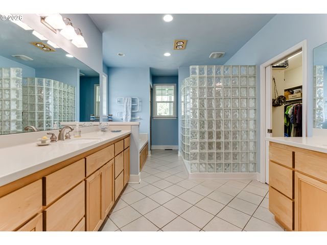 2015 E 43RD Ave, Eugene, OR 97405