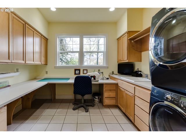 2015 E 43RD Ave, Eugene, OR 97405