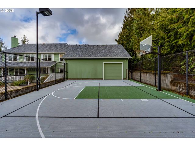 2015 E 43RD Ave, Eugene, OR 97405