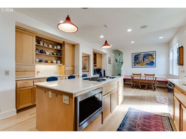 2015 E 43RD Ave, Eugene, OR 97405