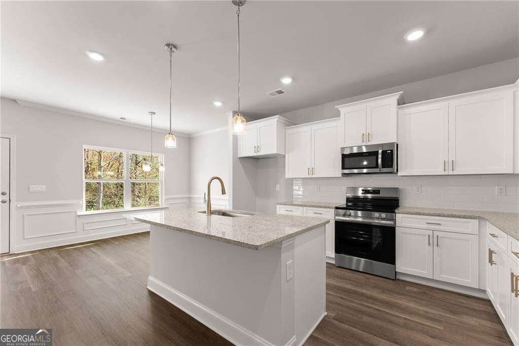 111 HALLOWED Drive, Commerce, GA 30530 — photo 4