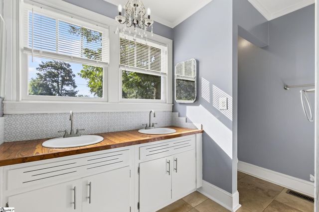 206 Harvey Road, Greer, SC 29651