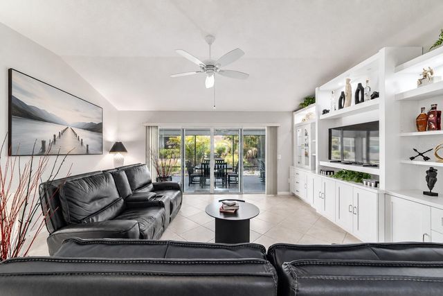 3285 DRESSENDORFER DRIVE, The Villages, FL 32163