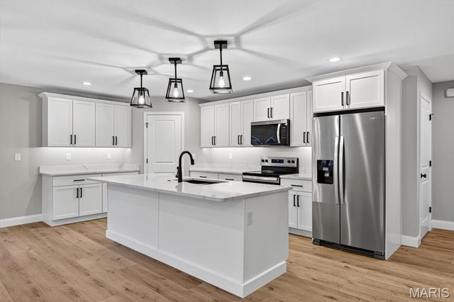 8086 Villa Valley, Caseyville, IL 62232