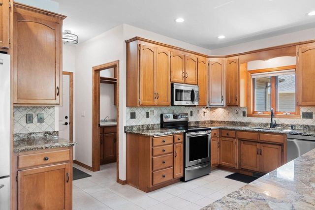 2224 KAYLEE CIRCLE, Green Bay, WI 54311