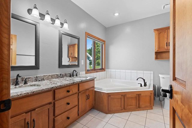 2224 KAYLEE CIRCLE, Green Bay, WI 54311