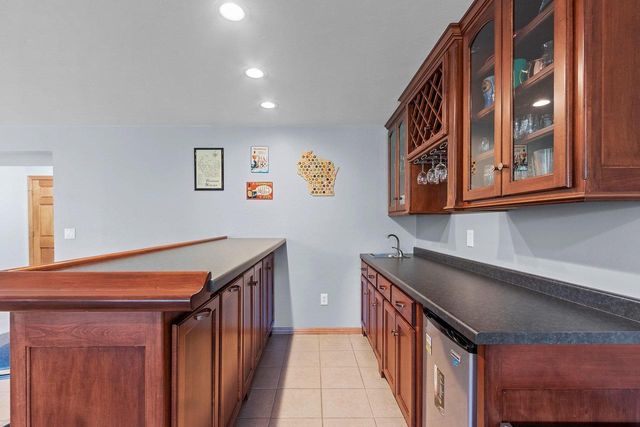 2224 KAYLEE CIRCLE, Green Bay, WI 54311