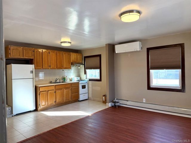 42-47 194TH Street 1FL, Flushing, NY 11358