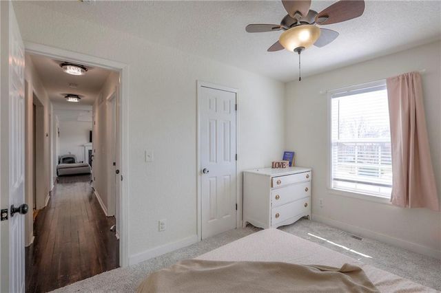 20242 E 17th Street Court N, Independence, MO 64056