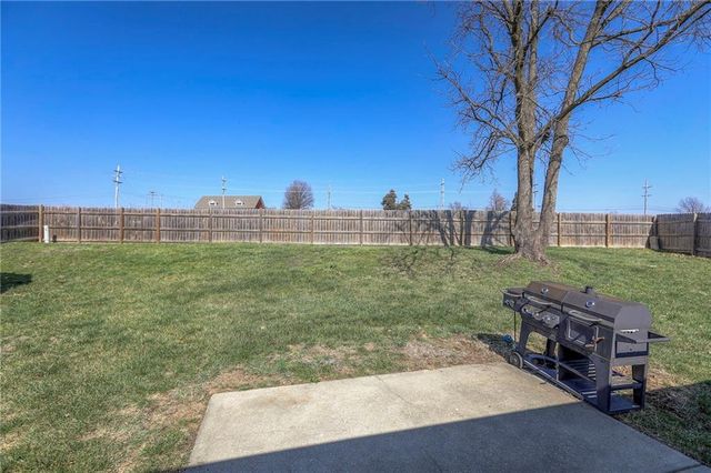 20242 E 17th Street Court N, Independence, MO 64056