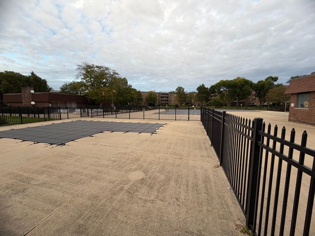 950 E Wilmette Road 121, Palatine, IL 60074