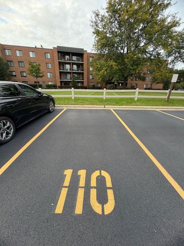 950 E Wilmette Road 121, Palatine, IL 60074