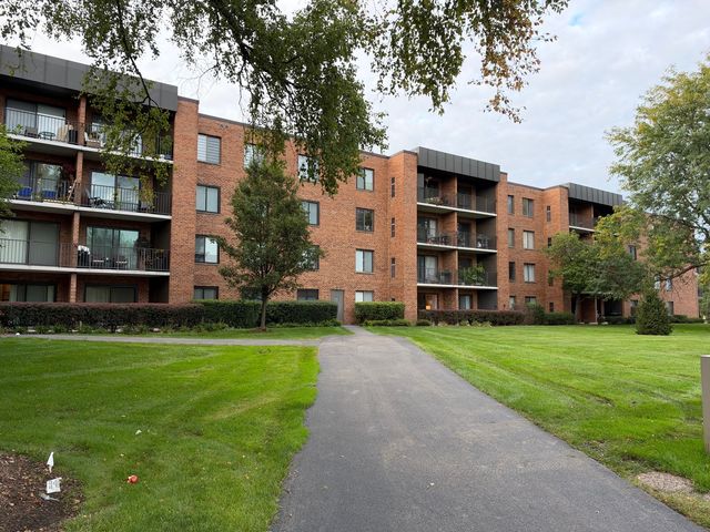 950 E Wilmette Road 121, Palatine, IL 60074
